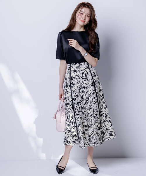 ANY SIS(エニィスィス)の「【洗える】サテン プルオーバー(Tシャツ/カットソー・レディース・ホワイト系/ライトグレー系/ネイビー系・4)」の9枚目の写真