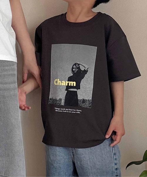 PUAL CE CIN（ピュアルセシン）の「【KIDS】CharmフォトプリントTシャツ（Tシャツ/カットソー・キッズ・オフホワイト/チャコールグレー・MEDIUM）」の10枚目の写真