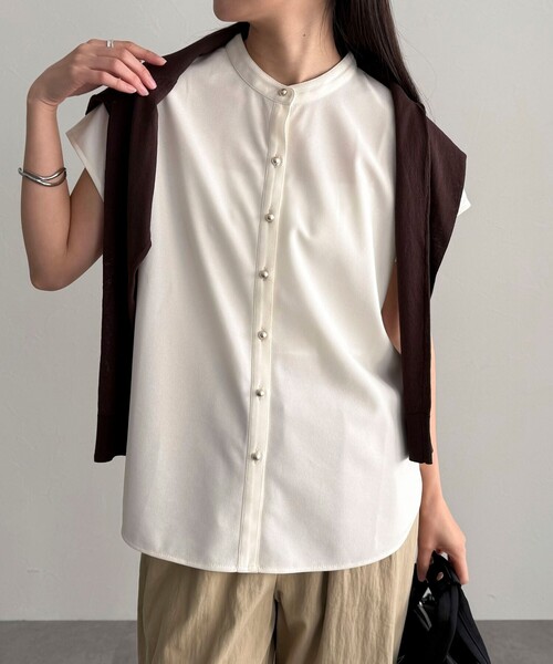 fredy emue（フレディエミュ）の「《セットアップ対応》ジョーゼットフレンチスリーブブラウス（シャツ/ブラウス・レディース・チャコールグレー/ブラック/アイボリー・38）」の2枚目の写真