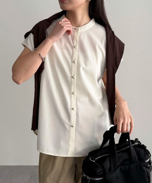 fredy emue（フレディエミュ）の「《セットアップ対応》ジョーゼットフレンチスリーブブラウス（シャツ/ブラウス・レディース・チャコールグレー/ブラック/アイボリー・38）」の4枚目の写真