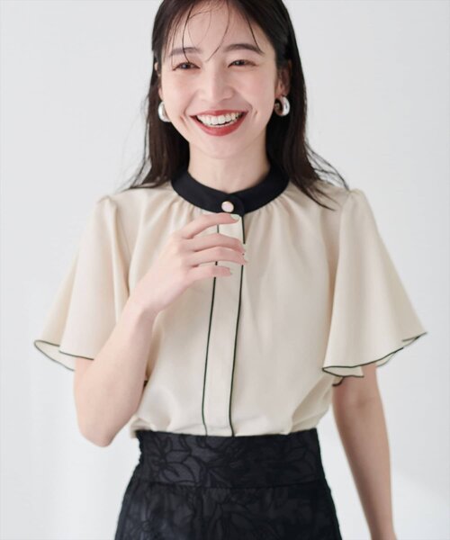 natural couture（ナチュラルクチュール）の「デザイン釦配色フレア袖ブラウス（シャツ/ブラウス・レディース・グレー/オフホワイト/ドット/ネイビー/モカ/ホワイト系その他・FREE）」の9枚目の写真