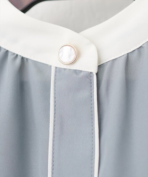 natural couture（ナチュラルクチュール）の「デザイン釦配色フレア袖ブラウス（シャツ/ブラウス・レディース・グレー/オフホワイト/ドット/ネイビー/モカ/ホワイト系その他・FREE）」の22枚目の写真