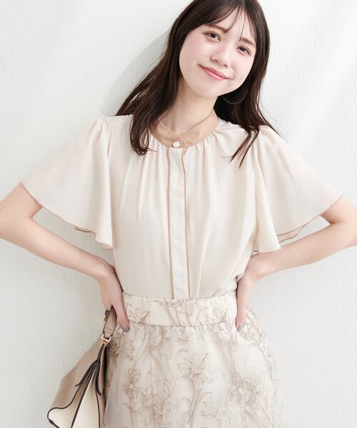 natural couture（ナチュラルクチュール）の「デザイン釦配色フレア袖ブラウス（シャツ/ブラウス・レディース・グレー/オフホワイト/ドット/ネイビー/モカ/ホワイト系その他・FREE）」の15枚目の写真