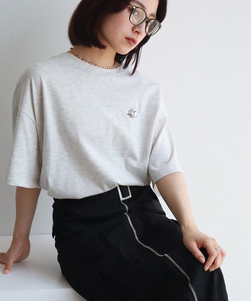 Tom&Jerry(トムアンドジェリー)の「【Tom & Jerry/トム & ジェリー】 アートワークデザイン サガラ刺繍 半袖 Tシャツ(Tシャツ/カットソー・レディース・ダークネイビー/ミント/オートミール/イエロー・M/L)」の5枚目の写真