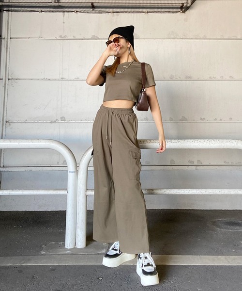 non-hedge(ノンヘッジ)の「シルバープレートTシャツカーゴパンツセットアップ(セットアップ・レディース・グレー/オフホワイト/ブラック/カーキ・FREE)」の11枚目の写真