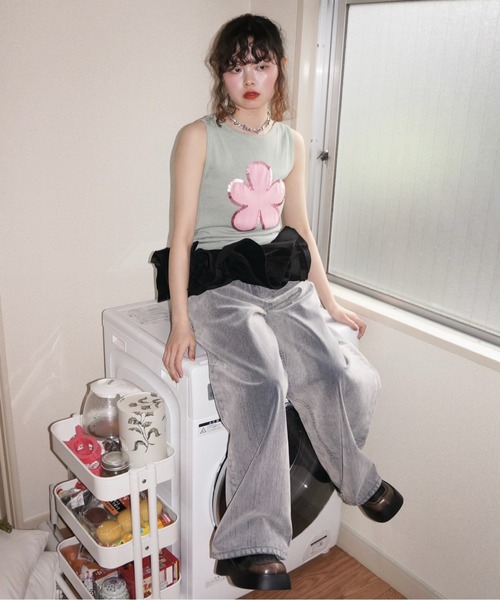 musubore（ムスボレ）の「flower motif spangle sleeve-less NT / スパンコールフラワーニット（タンクトップ・レディース・ピンク/ブラック/カーキ・FREE）」の9枚目の写真