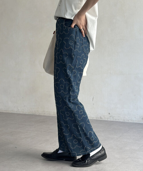 CPCM(シーピーシーエム)の「フラワーフレアデニムパンツ(デニムパンツ・メンズ・ネイビー・SMALL/MEDIUM/LARGE)」の8枚目の写真