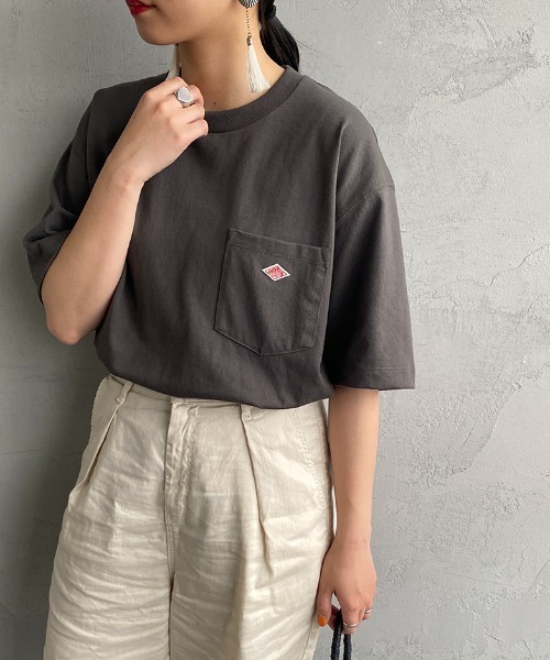 DANTON（ダントン）の「[DANTON/ダントン] ワンポイントロゴ ポケットTシャツ（Tシャツ/カットソー・レディース・グレイッシュベージュ/サックスブルー/アイボリー/ブラック/ダークグリーン/チャコールグレー/ライトグレー/ホワイト/ネイビー・S/M/L/XL/XXL）」の4枚目の写真