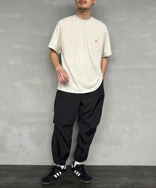 DANTON（ダントン）の「[DANTON/ダントン] ワンポイントロゴ ポケットTシャツ（Tシャツ/カットソー・レディース・グレイッシュベージュ/サックスブルー/アイボリー/ブラック/ダークグリーン/チャコールグレー/ライトグレー/ホワイト/ネイビー・S/M/L/XL/XXL）」の13枚目の写真