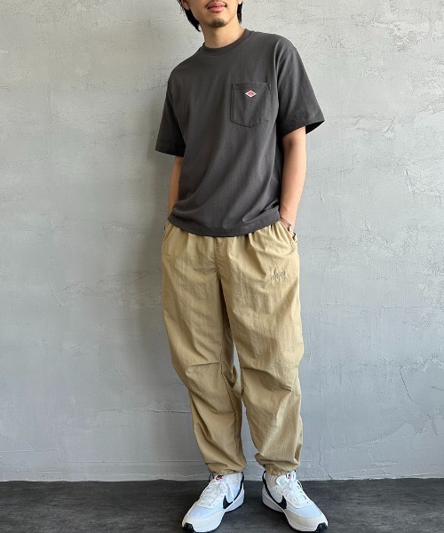 DANTON（ダントン）の「[DANTON/ダントン] ワンポイントロゴ ポケットTシャツ（Tシャツ/カットソー・レディース・グレイッシュベージュ/サックスブルー/アイボリー/ブラック/ダークグリーン/チャコールグレー/ライトグレー/ホワイト/ネイビー・S/M/L/XL/XXL）」の17枚目の写真