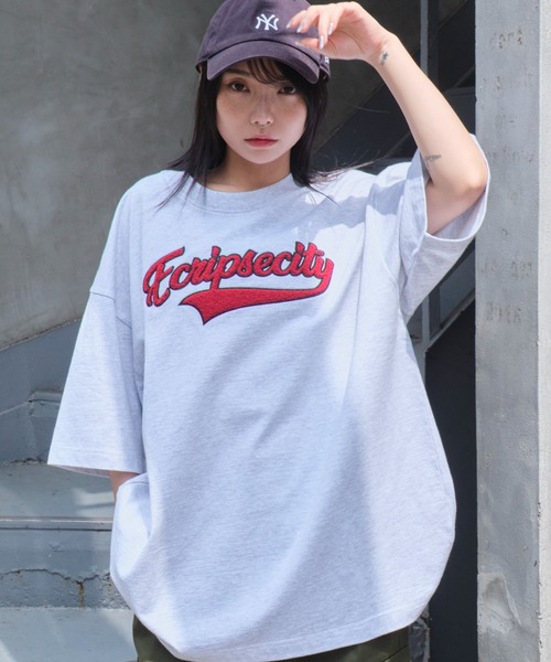 WEGO(ウィゴー)の「WEGO/サガラワッペンロゴBIG T(Tシャツ/カットソー・メンズ・ブラウン/ホワイト/アッシュグレー/ダークグリーン/ブラック・MEDIUM/LARGE)」の4枚目の写真
