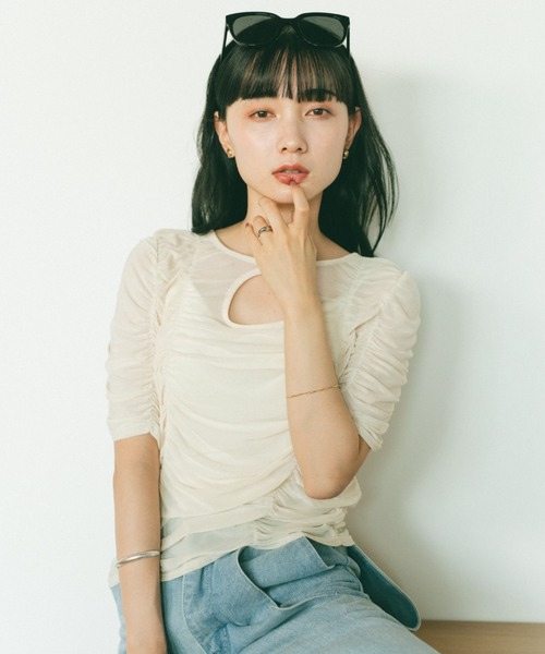 VANNIE U（ヴァニーユー）の「ギャザーチュールシアートップス（Tシャツ/カットソー・レディース・アイボリー/ブラック/ピンク・FREE）」の4枚目の写真