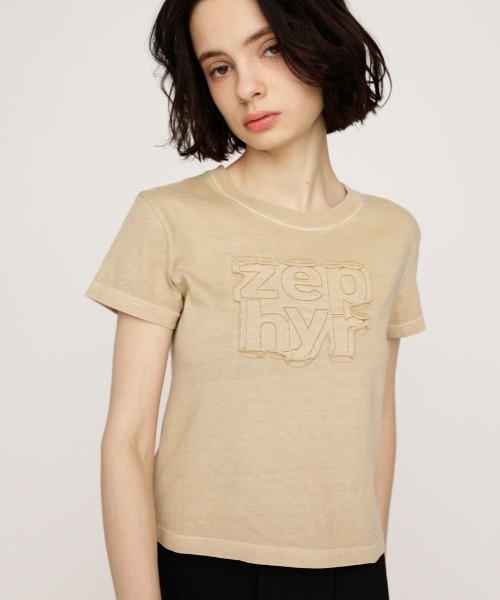 SLY(スライ)の「【限定カラーあり】PATCH LOGO COMPACT T/SH パッチロゴ コンパクト Tシャツ 半袖 夏服(Tシャツ/カットソー・レディース・レッド/ライトブラック/ブルー/カーキ/ライトベージュ・FREE)」の14枚目の写真