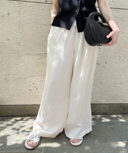 VERMEIL par iena(ヴェルメイユパーイエナ)の「《手洗い可》トリアセリネン リラックスパンツ(その他パンツ・レディース・ブラック/アイボリー・36/38/40)」の7枚目の写真