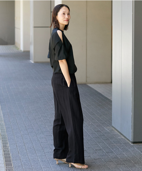 VERMEIL par iena(ヴェルメイユパーイエナ)の「《手洗い可》トリアセリネン リラックスパンツ(その他パンツ・レディース・ブラック/アイボリー・36/38/40)」の5枚目の写真