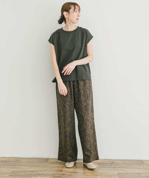 ITEMS URBANRESEARCH（アイテムズ アーバンリサーチ）の「クルーネックノースリTシャツ（Tシャツ/カットソー・レディース・ホワイト/チャコールグレー/ベージュ系その他/ブルー系その他・FREE）」の10枚目の写真