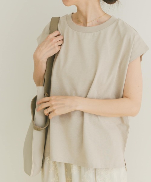 ITEMS URBANRESEARCH（アイテムズ アーバンリサーチ）の「クルーネックノースリTシャツ（Tシャツ/カットソー・レディース・ホワイト/チャコールグレー/ベージュ系その他/ブルー系その他・FREE）」の19枚目の写真