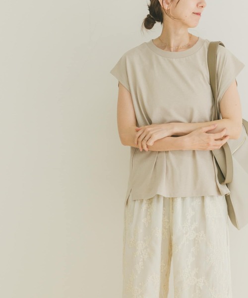 ITEMS URBANRESEARCH（アイテムズ アーバンリサーチ）の「クルーネックノースリTシャツ（Tシャツ/カットソー・レディース・ホワイト/チャコールグレー/ベージュ系その他/ブルー系その他・FREE）」の21枚目の写真