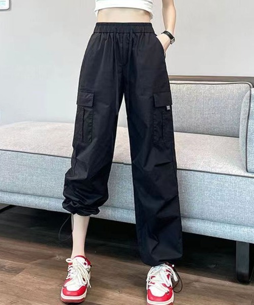 SallyLunn(サリーラン)の「ゆったりカジュアルカーゴパンツ(カーゴパンツ・レディース・アイボリー/ブラック/カーキ・MEDIUM/LARGE)」の5枚目の写真