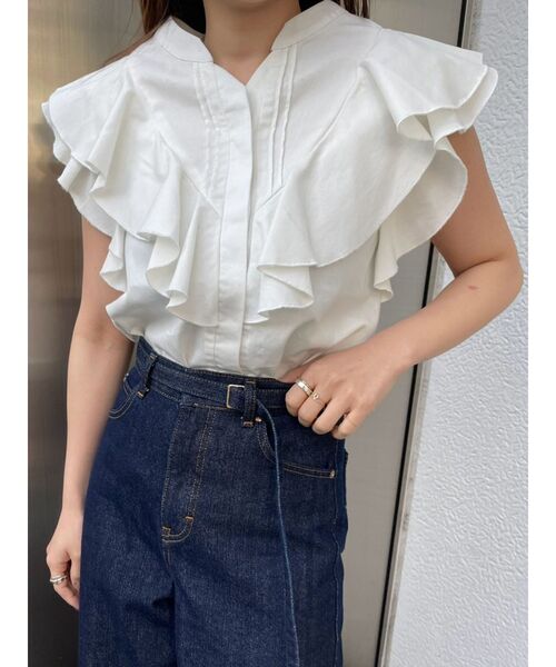 Lee（リー）の「【Leeコラボ】Vネックフリルタックブラウス（シャツ/ブラウス・レディース・オフホワイト/ブルー/インディゴブルー・FREE）」の2枚目の写真