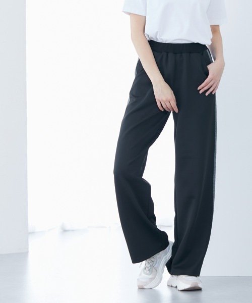 slattgir(スラットジール)の「高身長 ライン入りストレートシルエットジャージパンツ 丈長め・トールサイズ(その他パンツ・レディース・ネイビー/ブラック・TM/TL/TLL/T3L/T4L/T5L)」の6枚目の写真