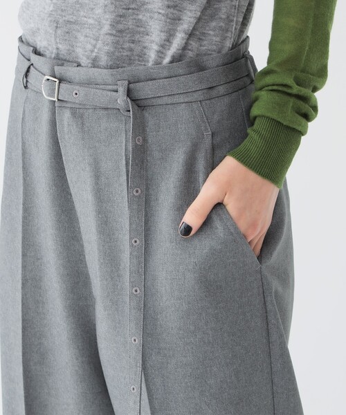 maturely（マチュアリー）の「【1/15再値下げ】maturely / リサイクル ポリエステル ベルト アレンジ パンツ（スラックス・レディース・ブラウン/グレー・1/0）」の11枚目の写真