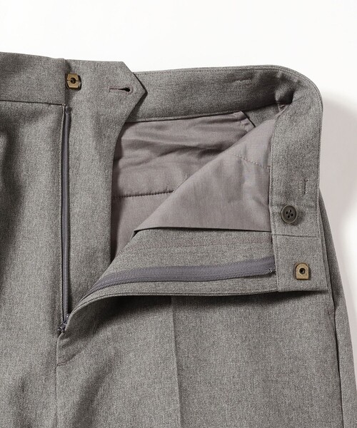 maturely（マチュアリー）の「【1/15再値下げ】maturely / リサイクル ポリエステル ベルト アレンジ パンツ（スラックス・レディース・ブラウン/グレー・1/0）」の17枚目の写真