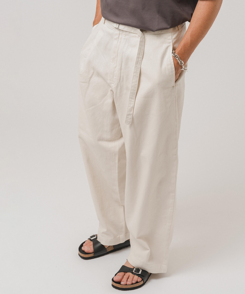 EDIFICE（エディフィス）の「LE JEAN(ルジーン) デニム ベルテッド トラウザー（デニムパンツ・メンズ・アイボリー/ブルー系その他/ネイビー・LARGE/MEDIUM/SMALL）」の8枚目の写真