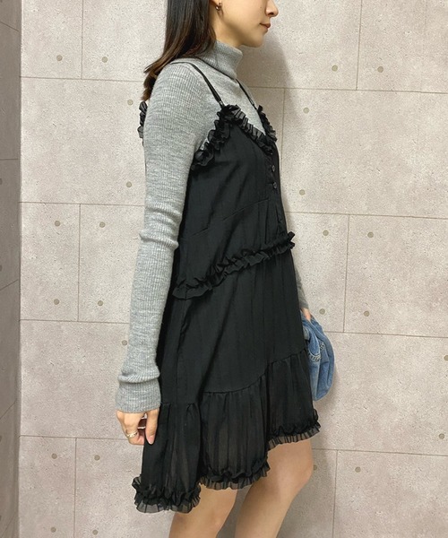 NANEA(ナネア)の「前後2WAYフリルキャミソールワンピース(ワンピース・レディース・ホワイト/ブラック・フリー)」の13枚目の写真