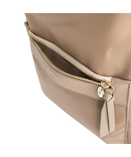 Jewelna Rose(ジュエルナローズ)の「ロッティ リュックサック 14.0インチPC 16242(バックパック/リュック・レディース・ブラウン/ブラック/グレイッシュベージュ・FREE)」の15枚目の写真