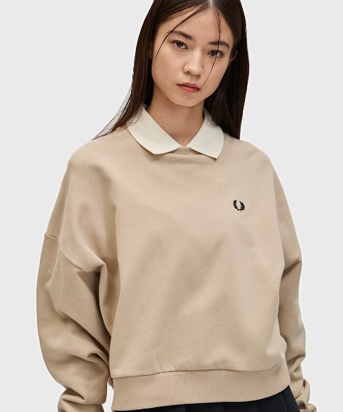 FRED PERRY(フレッドペリー)の「Tipped Sweatshirt/ティップラインスウェットシャツ(スウェット・レディース・ホワイト/ダークベージュ/ブラック/ブルー/ベージュ/ネイビー/ダークグリーン/ピンク・10)」の4枚目の写真