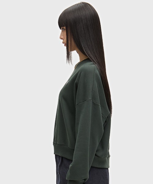 FRED PERRY(フレッドペリー)の「Tipped Sweatshirt/ティップラインスウェットシャツ(スウェット・レディース・ホワイト/ダークベージュ/ブラック/ブルー/ベージュ/ネイビー/ダークグリーン/ピンク・10)」の11枚目の写真
