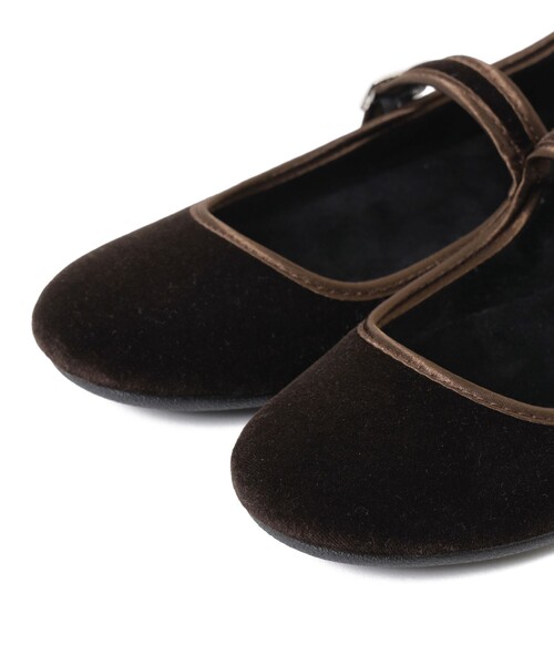 ALBEROLA(アルベローラ)の「【別注】ALBEROLA / ベロア メリージェーン(22.5~24.5cm)(パンプス・レディース・ブラック/ブラウン・37/38/39/40)」の7枚目の写真