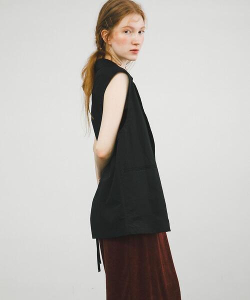 LAATO（ラート）の「no sleeve slit jacket（その他アウター・レディース・ナチュラル/ブラック・FREE）」の19枚目の写真