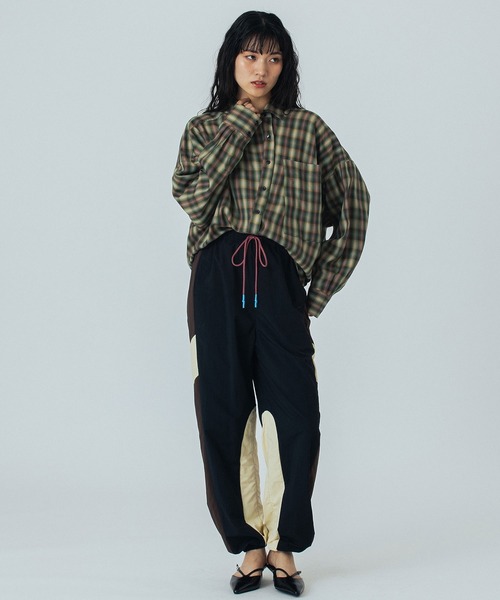 ROSE BUD(ローズバッド)の「(mici)ASYMMETRY SHIRT(シャツ/ブラウス・レディース・ベージュ/グリーン・ONE SIZE)」の12枚目の写真