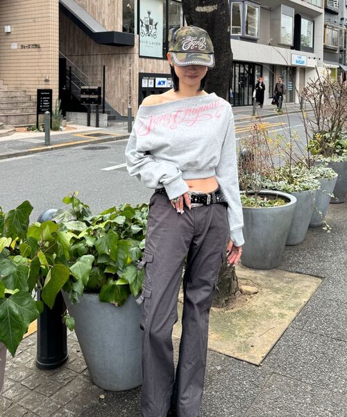 SEQUENZ(シークエンズ)の「※WEB限定 / ワンショルダー / レディーススタッズ短丈スウェット /sqnz star shoulder sweat ladies(スウェット・レディース・その他1/ピンク/グレー・FREE)」の14枚目の写真