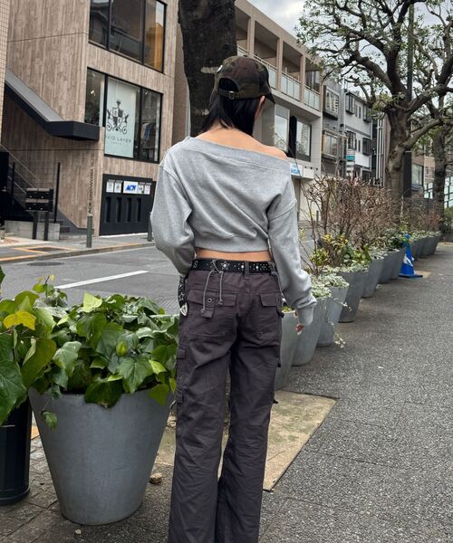 SEQUENZ(シークエンズ)の「※WEB限定 / ワンショルダー / レディーススタッズ短丈スウェット /sqnz star shoulder sweat ladies(スウェット・レディース・その他1/ピンク/グレー・FREE)」の17枚目の写真
