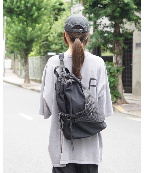 Jayne K(ジェーンケー)の「【Jayne K/ジェーン ケー】リップストップミックスマルチバックパック(バックパック/リュック・メンズ・ベージュ/ブラック・FREE)」の6枚目の写真
