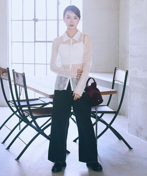 earth music&ecology（アースミュージックアンドエコロジー）の「ベロアハンドルバッグ（ショルダーバッグ・レディース・ブルー/ボルドー・FREE）」の4枚目の写真