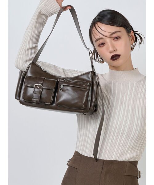 MURUA(ムルーア)の「メニーポケットベルトバッグ(ハンドバッグ・レディース・ブラウン/ブラック・FREE)」の2枚目の写真