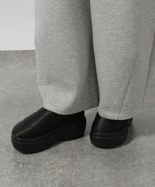 LAKOLE（ラコレ）の「キルト厚底スリッポン / 599487（スリッポン・レディース・ブラック/ブラウン・MEDIUM/LARGE）」の11枚目の写真