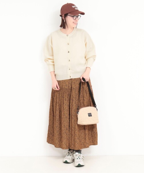 fredy couleur（フレディクルール）の「スウェットライクハート釦カーディガン（ニット/セーター・レディース・オフホワイト/ブラック/グレイッシュベージュ/オレンジ・38）」の5枚目の写真