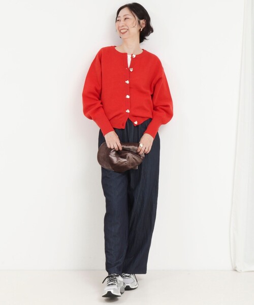 fredy couleur（フレディクルール）の「スウェットライクハート釦カーディガン（ニット/セーター・レディース・オフホワイト/ブラック/グレイッシュベージュ/オレンジ・38）」の12枚目の写真