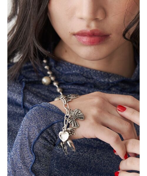 jouetie（ジュエティ）の「ヴィンテージモチーフブレスレット（ブレスレット・レディース・シルバー/ゴールド・FREE）」の2枚目の写真