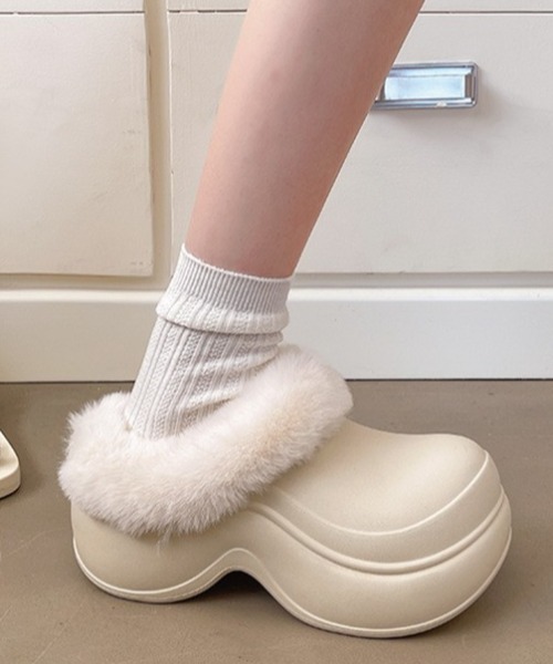 Vipoa(ヴィポア)の「Fur Crocs Shoes(スリッポン・レディース・アイボリー/ブラック/ブラウン・SMALL/MEDIUM/LARGE)」の19枚目の写真