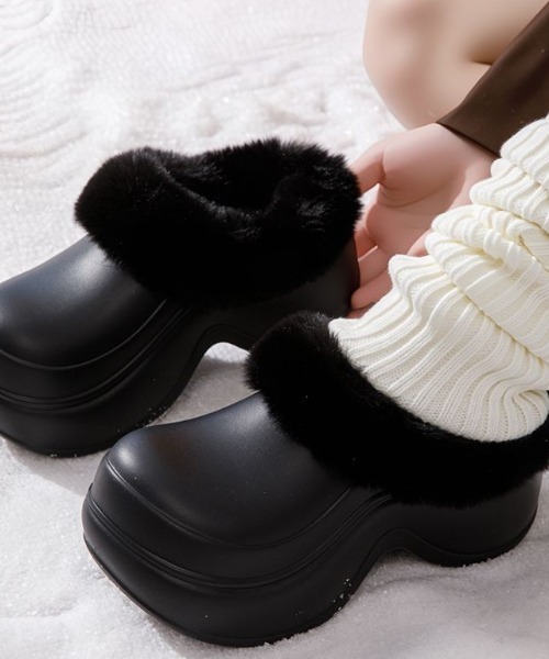 Vipoa(ヴィポア)の「Fur Crocs Shoes(スリッポン・レディース・アイボリー/ブラック/ブラウン・SMALL/MEDIUM/LARGE)」の7枚目の写真