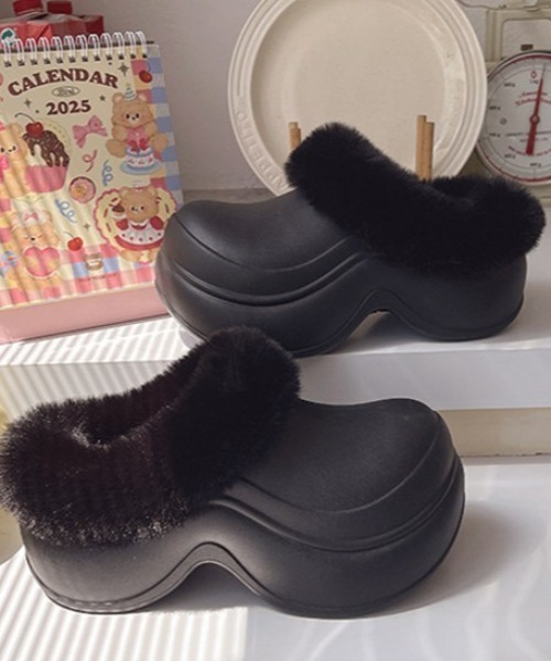 Vipoa(ヴィポア)の「Fur Crocs Shoes(スリッポン・レディース・アイボリー/ブラック/ブラウン・SMALL/MEDIUM/LARGE)」の14枚目の写真