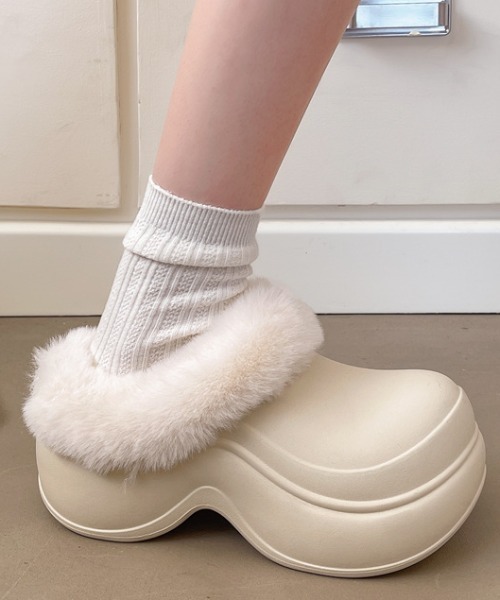 Vipoa(ヴィポア)の「Fur Crocs Shoes(スリッポン・レディース・アイボリー/ブラック/ブラウン・SMALL/MEDIUM/LARGE)」の18枚目の写真