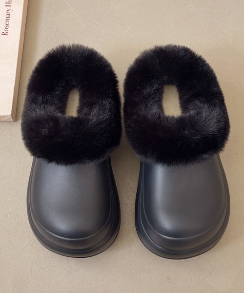 Vipoa(ヴィポア)の「Fur Crocs Shoes(スリッポン・レディース・アイボリー/ブラック/ブラウン・SMALL/MEDIUM/LARGE)」の6枚目の写真