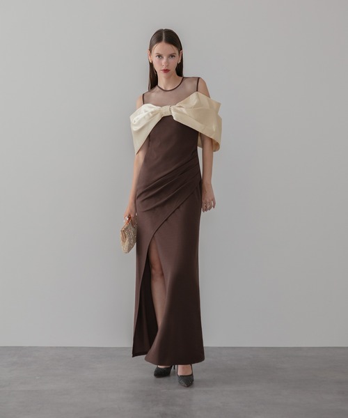 Leja(レジャ)の「【LEJA LUXE】ビッグリボンシアーショルダードレープロングドレスワンピース美脚効果結婚式 パーティードレス 成人式 二次会 同窓会 お呼ばれ オケージョン 20代 30代(ドレス・レディース・ブラウン・SMALL/MEDIUM/LARGE)」の2枚目の写真